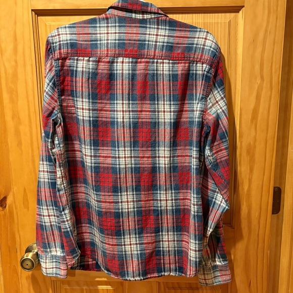 Lucky Brand mesa plaid flannel shirt. Classic fit pearl buttons Size M - Picture 7 of 14